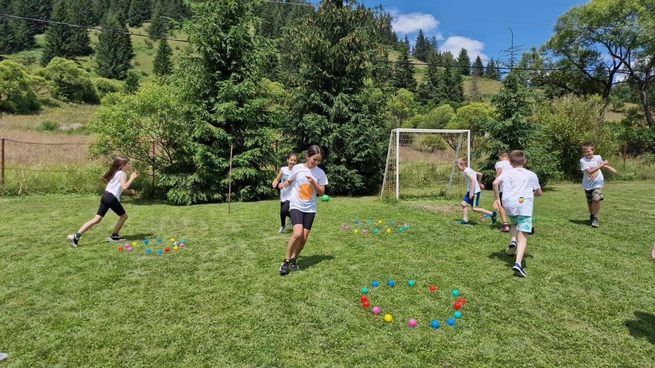 Școală de vară la Ciobotani pentru tineri din județul Mureș 261414