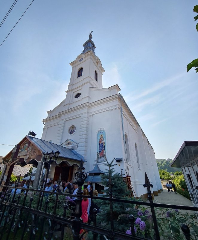 Resfințirea Bisericii „Adormirea Maicii Domnului” din Dej 261569