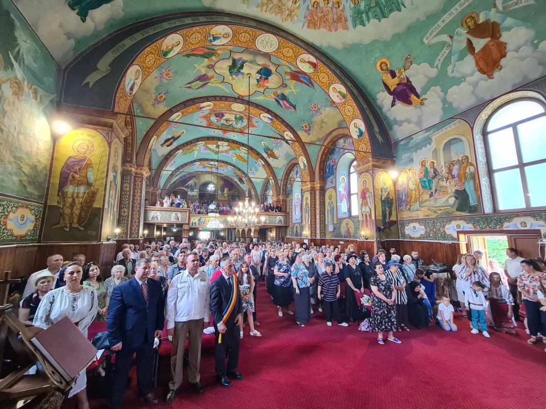 Resfințirea Bisericii „Adormirea Maicii Domnului” din Dej 261572