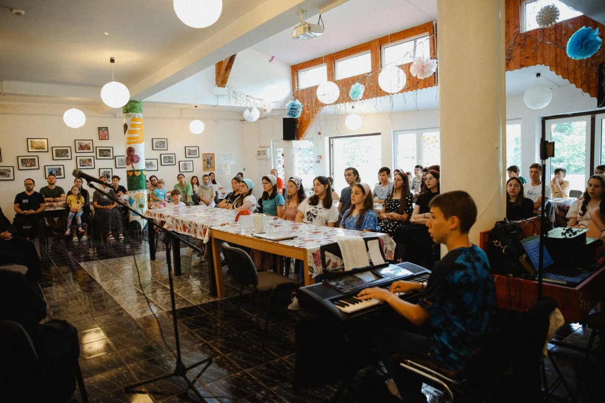 Binecuvântare pentru tineri în două tabere de vară 261707