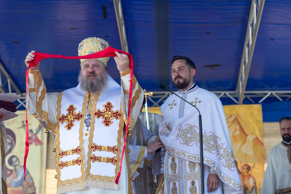 A fost sfințită pictura bisericii parohiei prahovene Gura Văii 261931