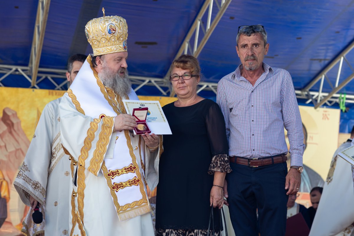 A fost sfințită pictura bisericii parohiei prahovene Gura Văii 261955