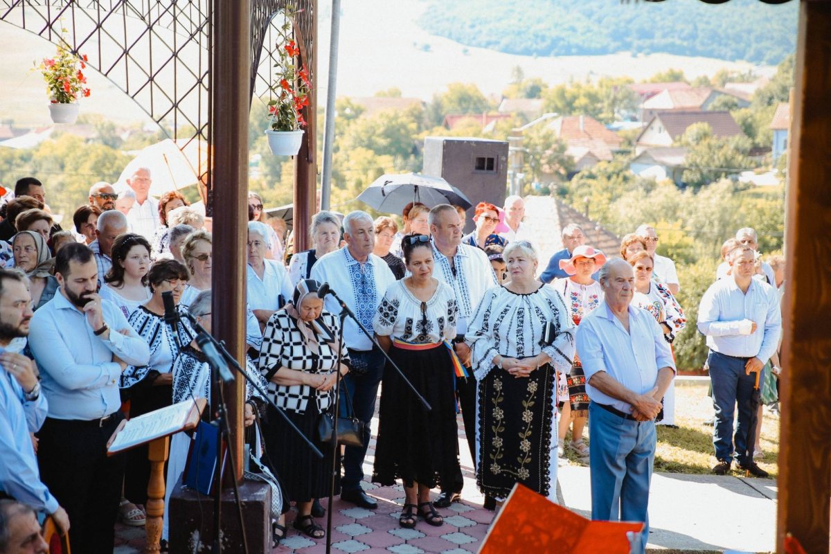 Binecuvântări arhiereşti în comunități clujene 262025