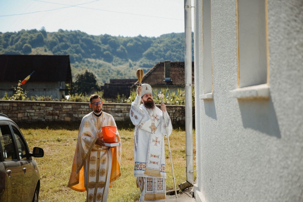 Binecuvântări arhiereşti în comunități clujene 262039