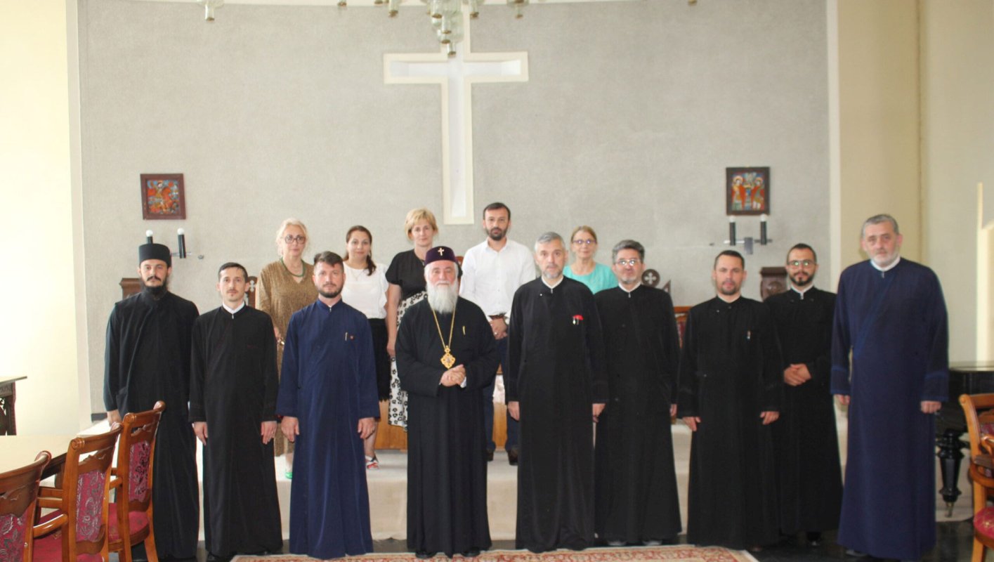 Conferință cu tema „Disciplina Religie și învățământul religios din Oltenia” 262060