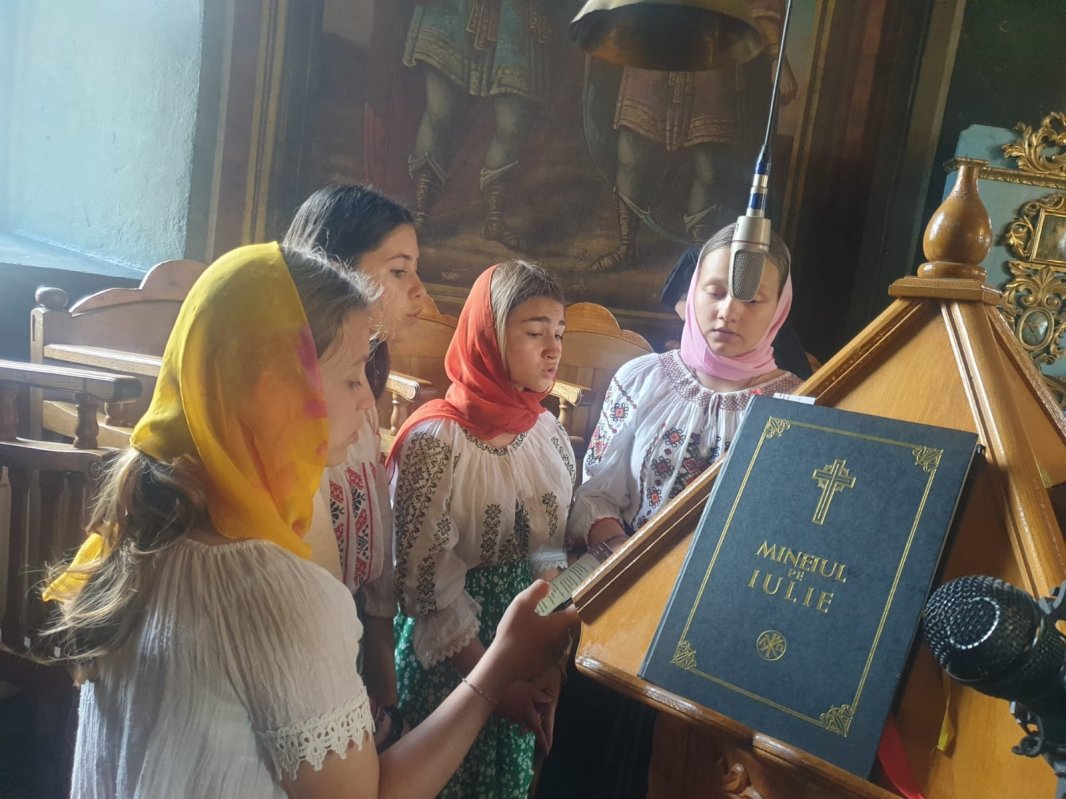 Tabără de vară la mănăstirea prahoveană Suzana 262058