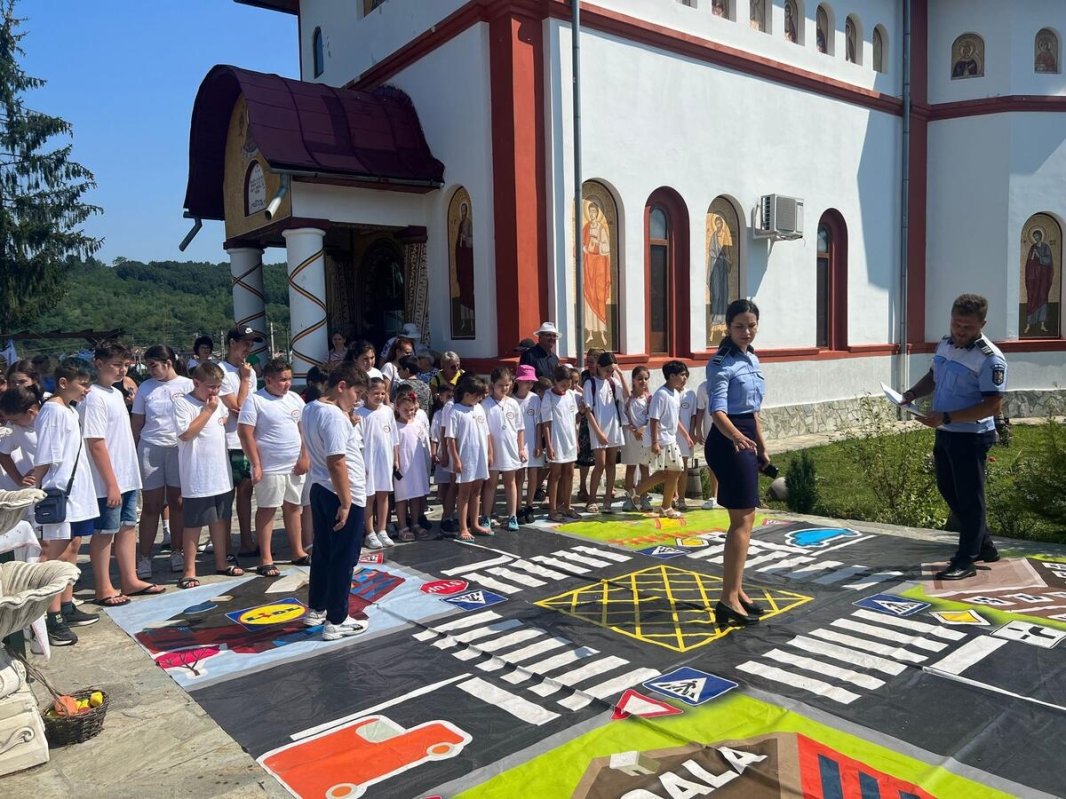 Tabără de creație artistică la o parohie gorjeană 262238