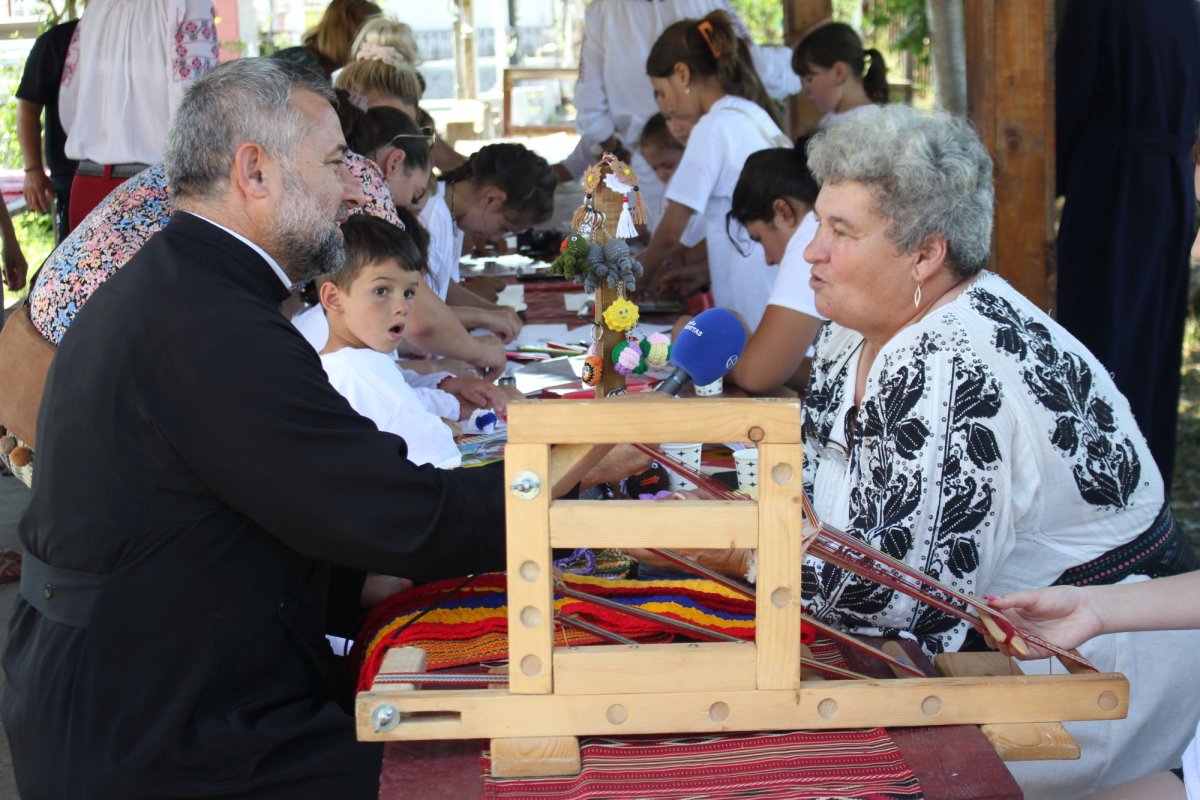 Tabără de creație artistică la o parohie gorjeană 262239