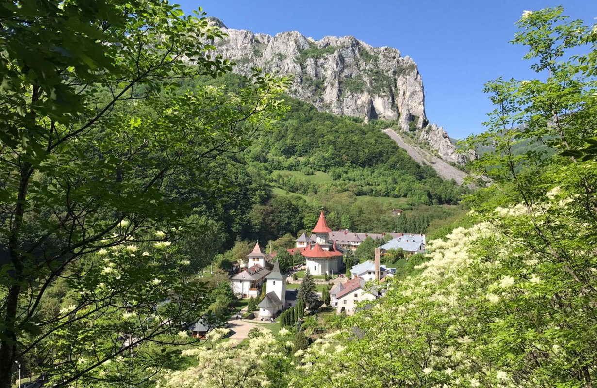 Pelerinaj la Mănăstirea Râmeț pentru 14 deținuți de la Penitenciarul Aiud 262352