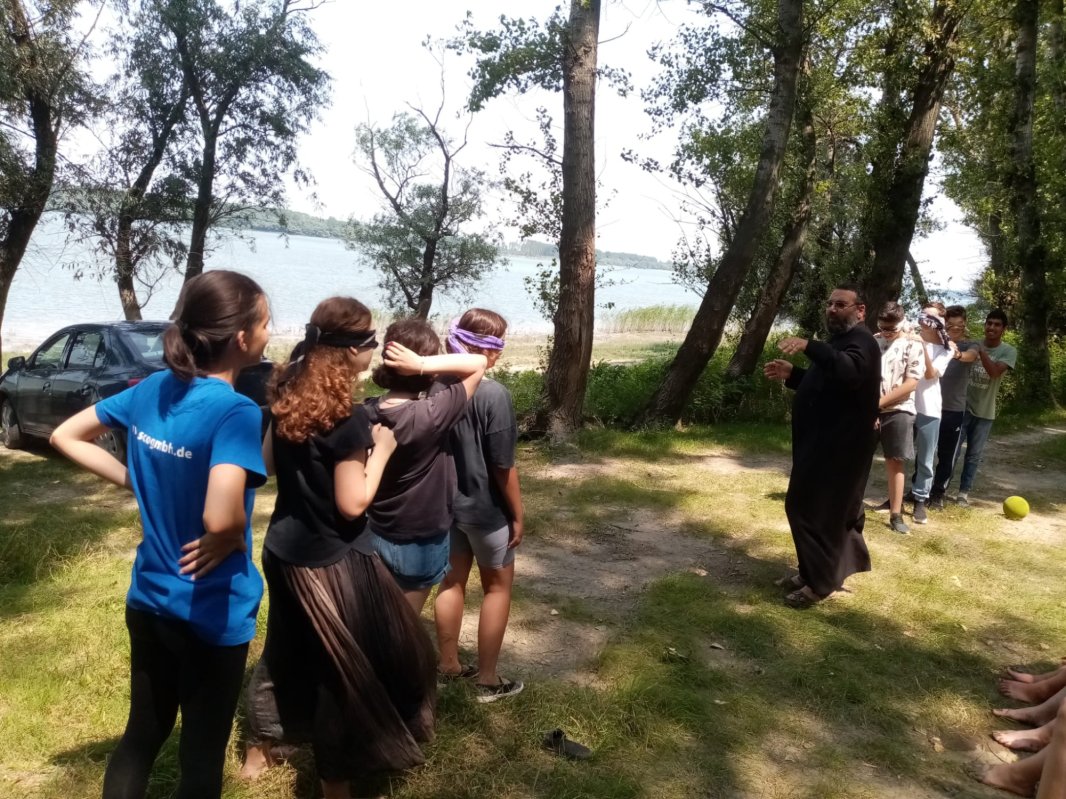 Tabără de vară pentru tineri la Mănăstirea Maglavit din judeţul Dolj 262382