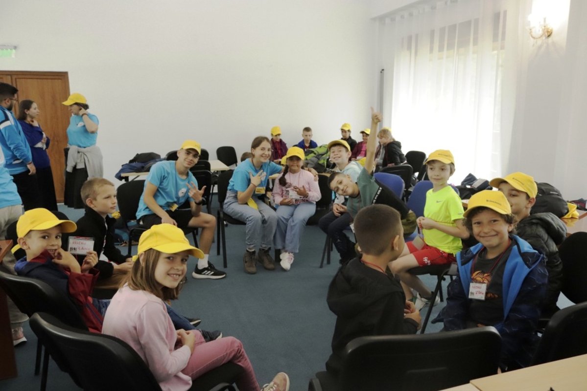 Tabără la Mănăstirea Caraiman pentru copii din Făgăraș 262344