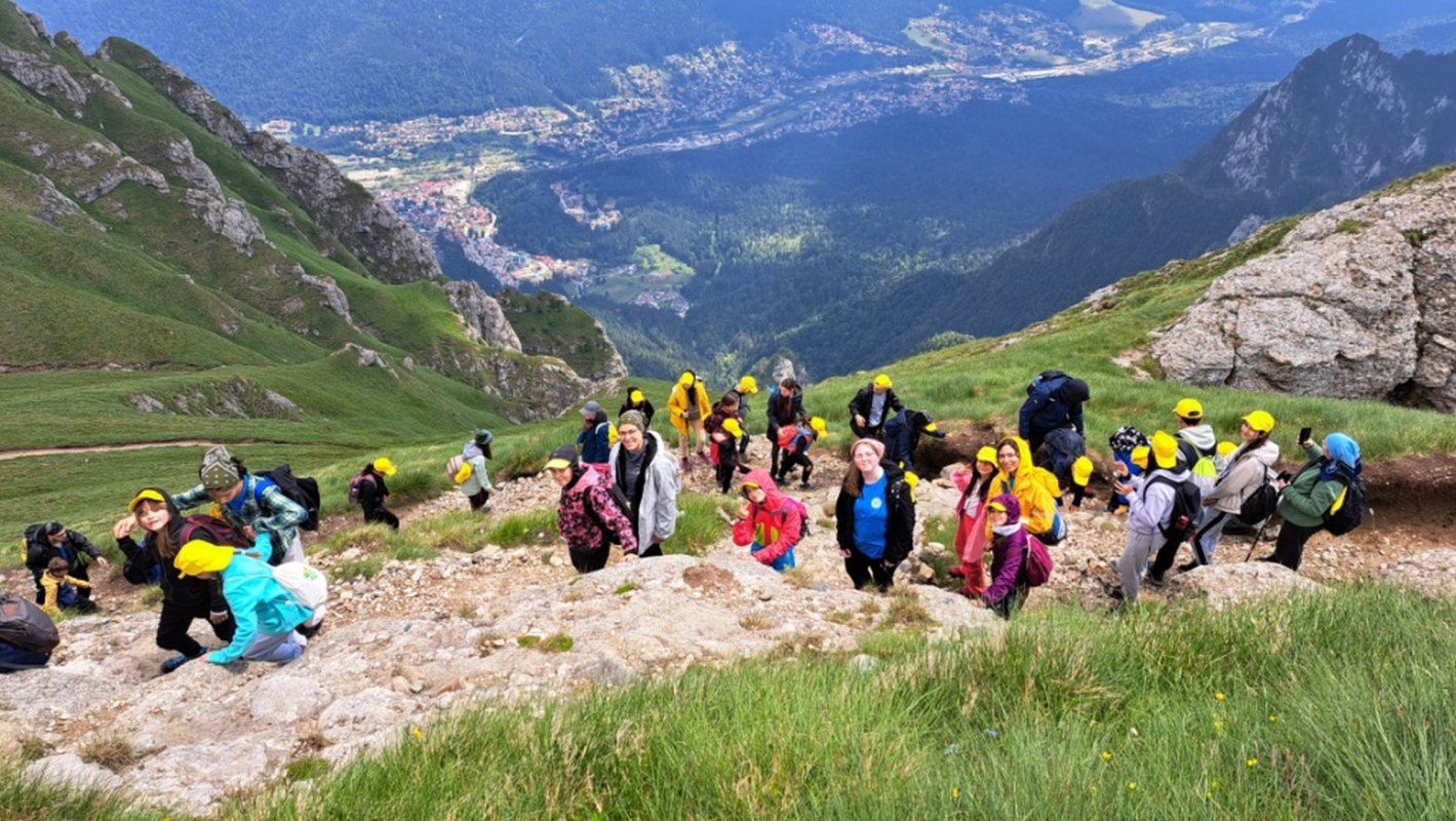 Tabără la Mănăstirea Caraiman pentru copii din Făgăraș 262348