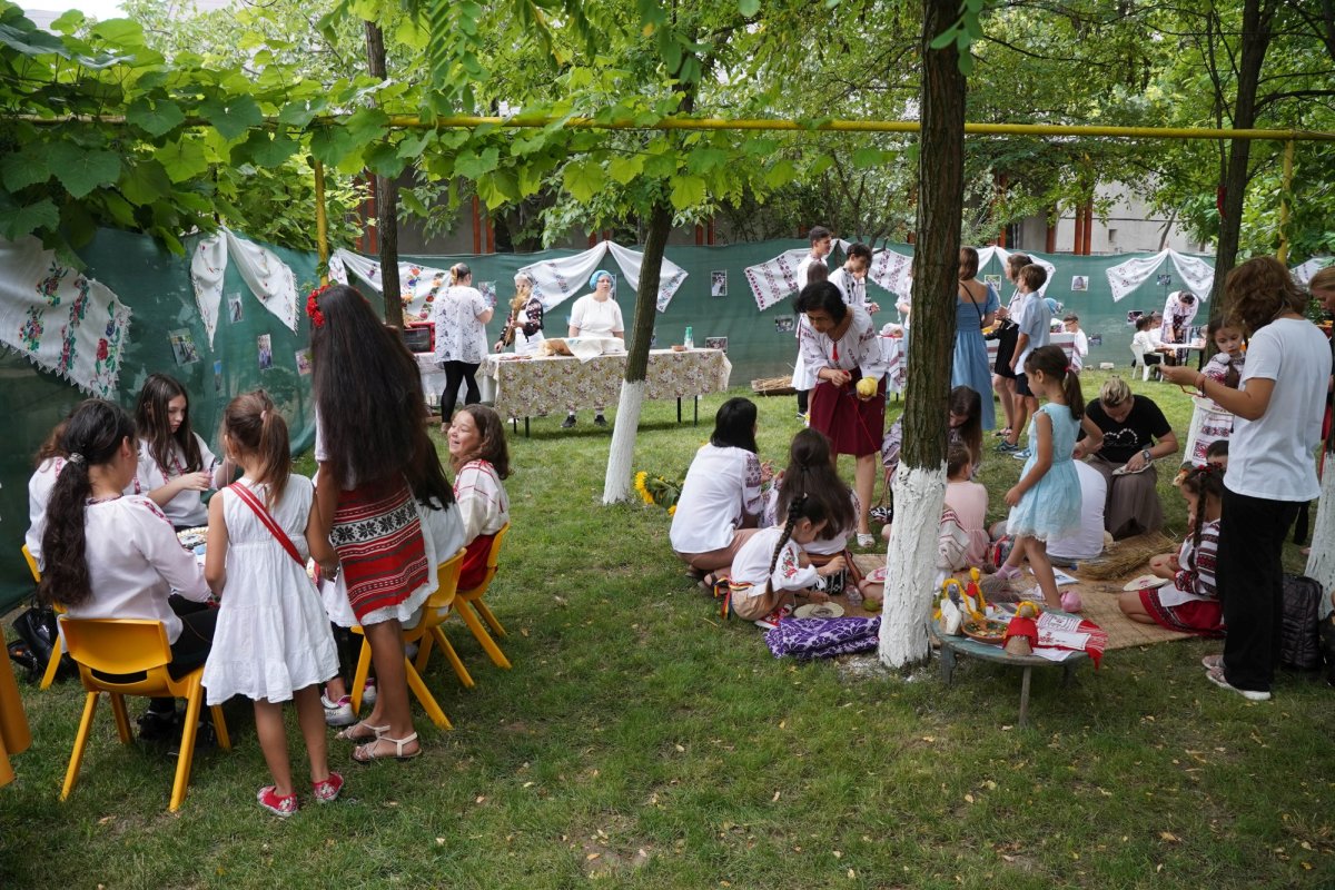 Târgul de Sfântul Ilie la o parohie din orașul Galați 262375