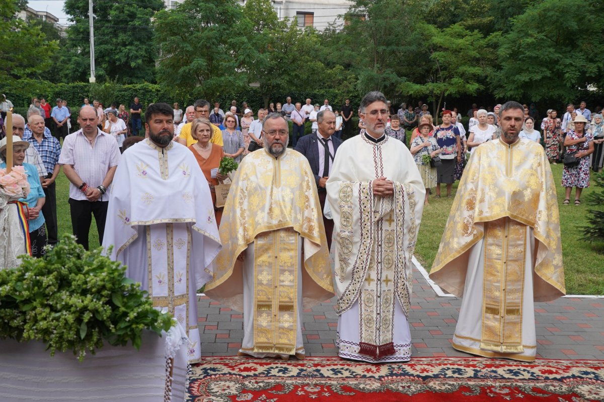 Târgul de Sfântul Ilie la o parohie din orașul Galați 262377