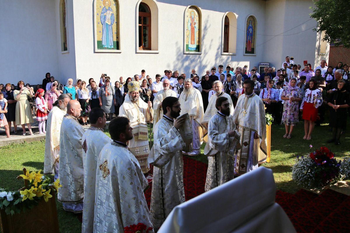 Sfințirea capelei mortuare a parohiei nemțene Dămuc-Ivaneș 262510