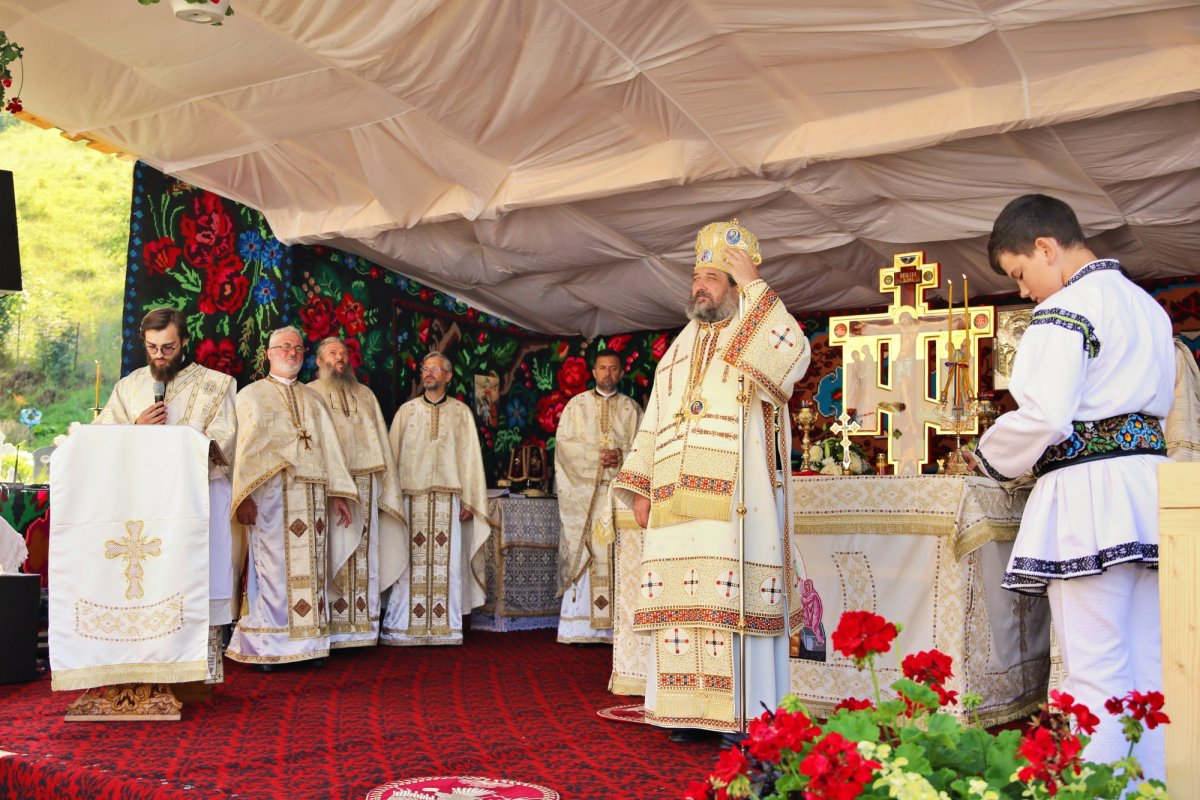 Sfințirea capelei mortuare a parohiei nemțene Dămuc-Ivaneș 262512