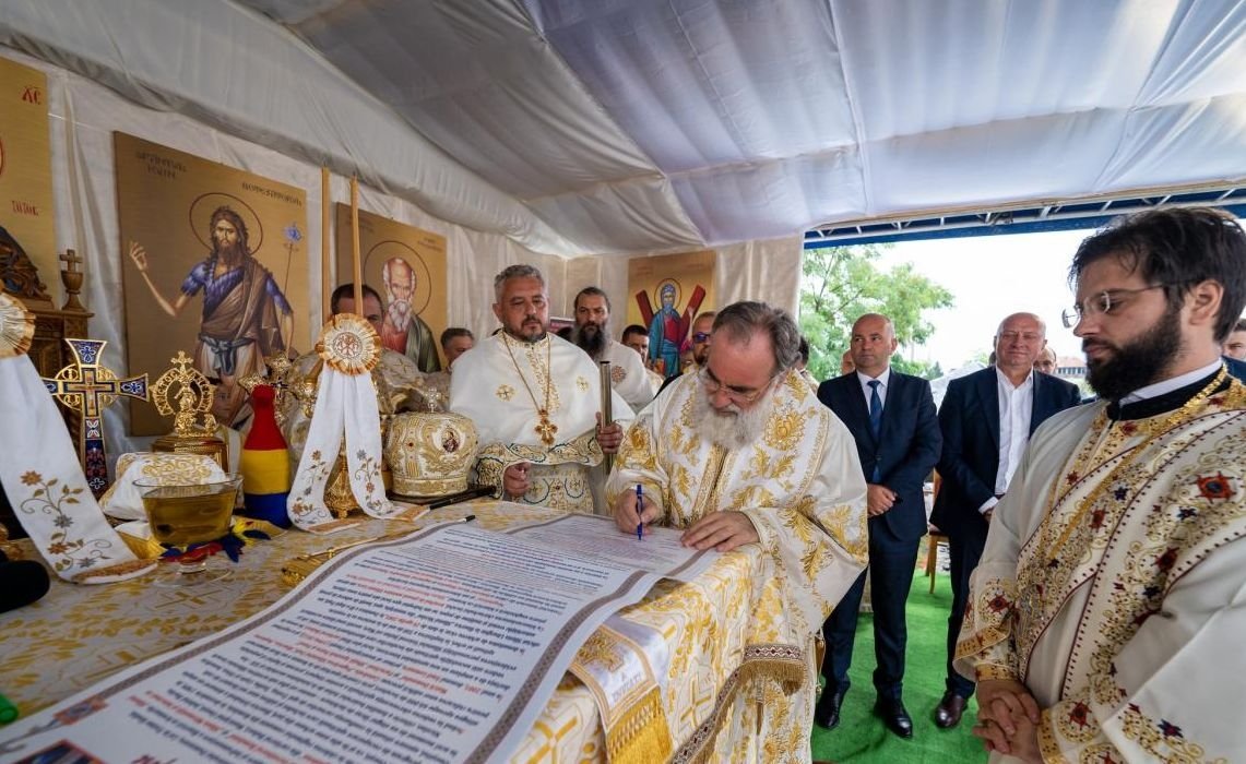 Sfințirea bisericii ștefaniene din cartierul Buhoci al orașului Onești 262709