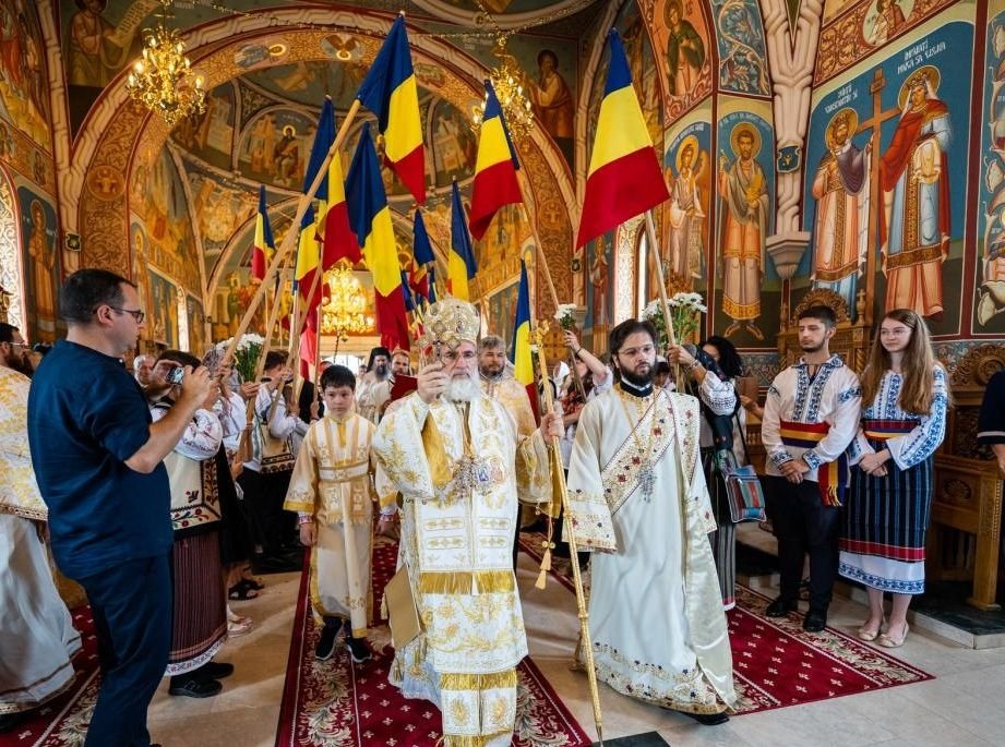 Sfințirea bisericii ștefaniene din cartierul Buhoci al orașului Onești 262710