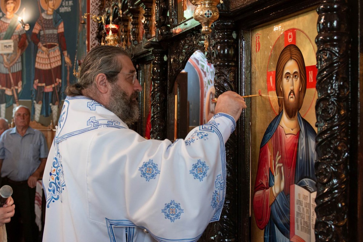 Înnoire în parohia din localitatea botoșăneană Icuşeni Vale 262721