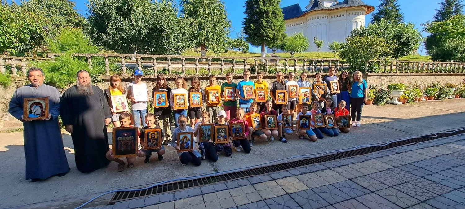 Tabăra „Împreună, să ne cunoaştem tradiţia şi valorile creştine” la a 14‑a ediție 262944