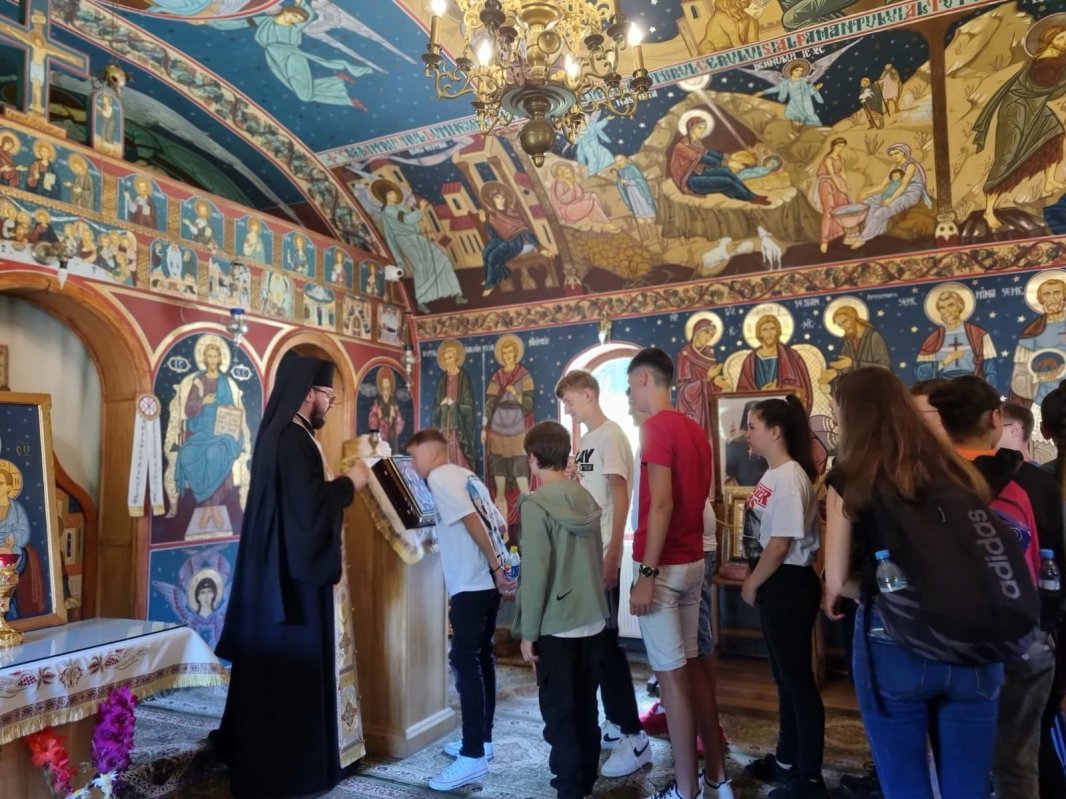 Tabere de tineret organizate de Arhiepiscopia Târgoviștei  262952