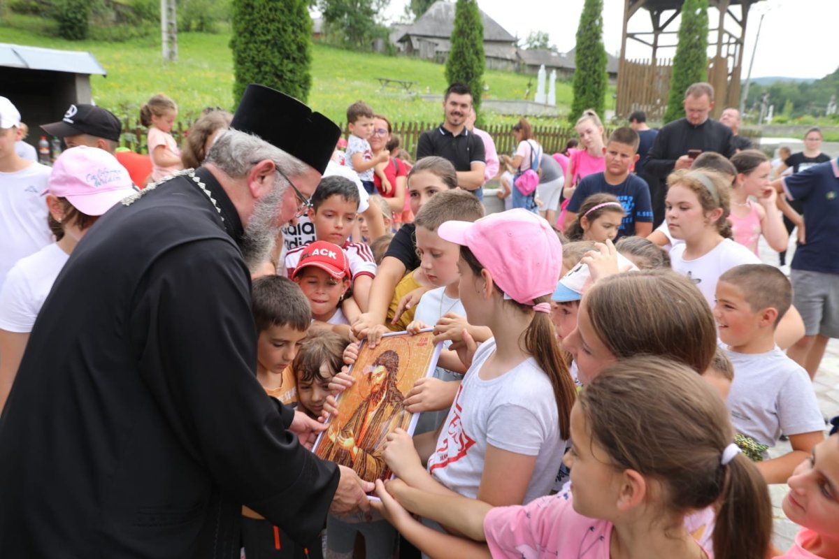 Activităţi cu tineri şi copii în Maramureş 263050