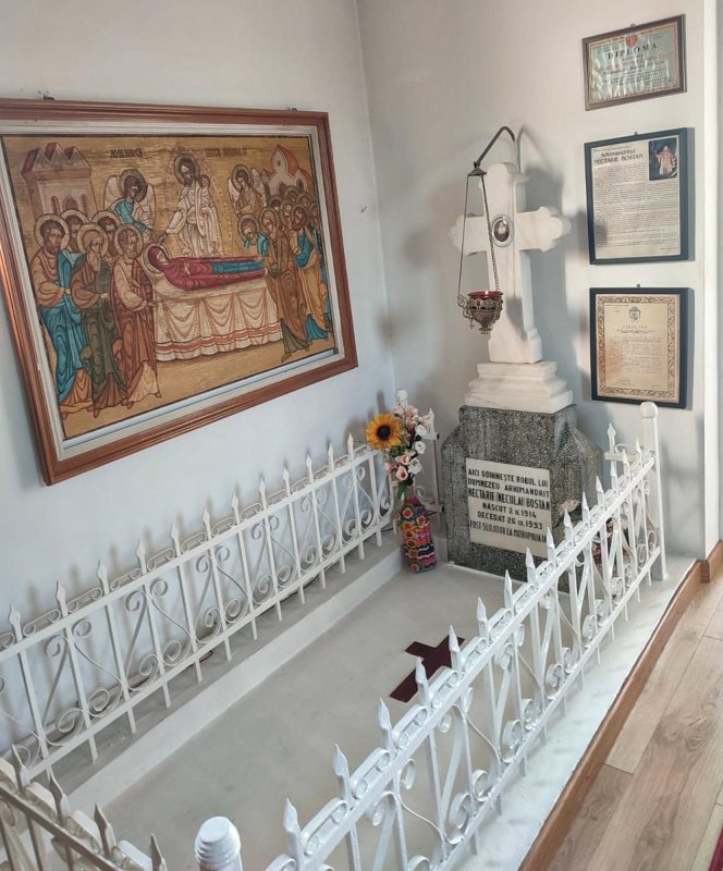 Arhimandritul Nectarie Bostan - slujitor, cântăreț, pictor și duhovnic 263023