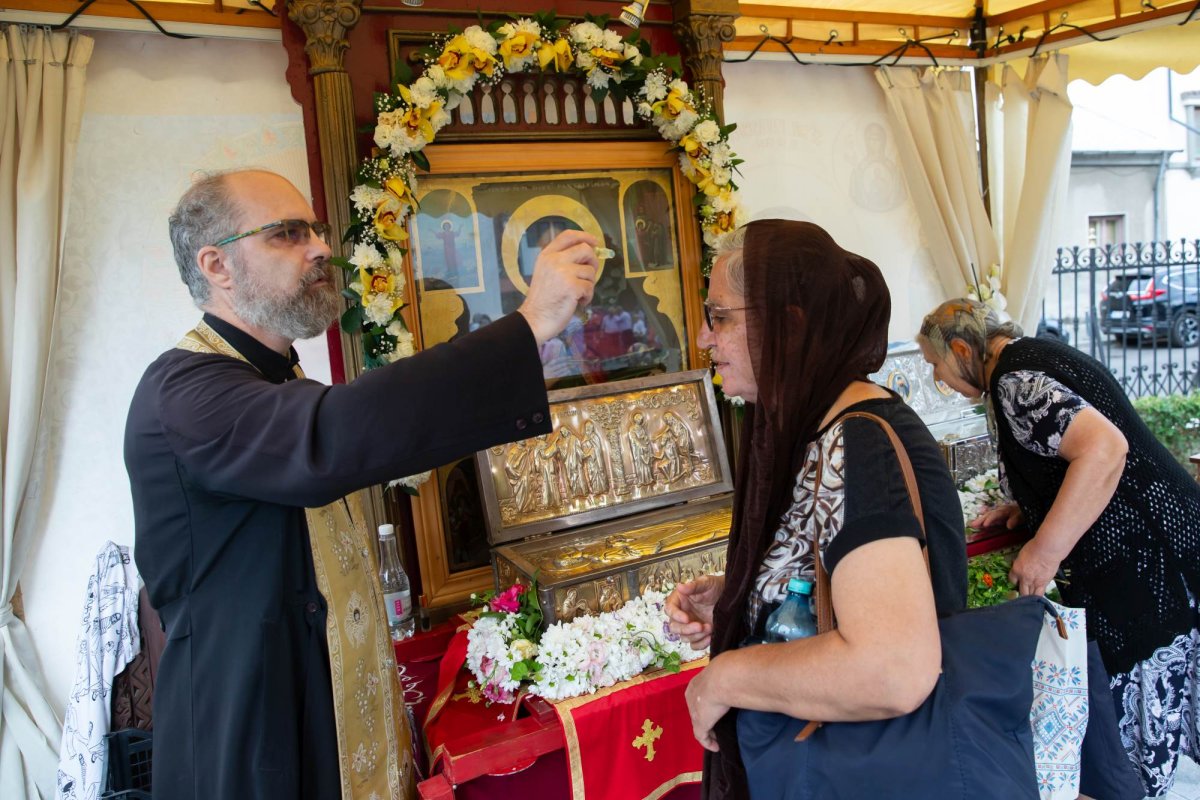 Bucuria cinstirii unui sfânt vindecător iubit de bucureșteni 263064