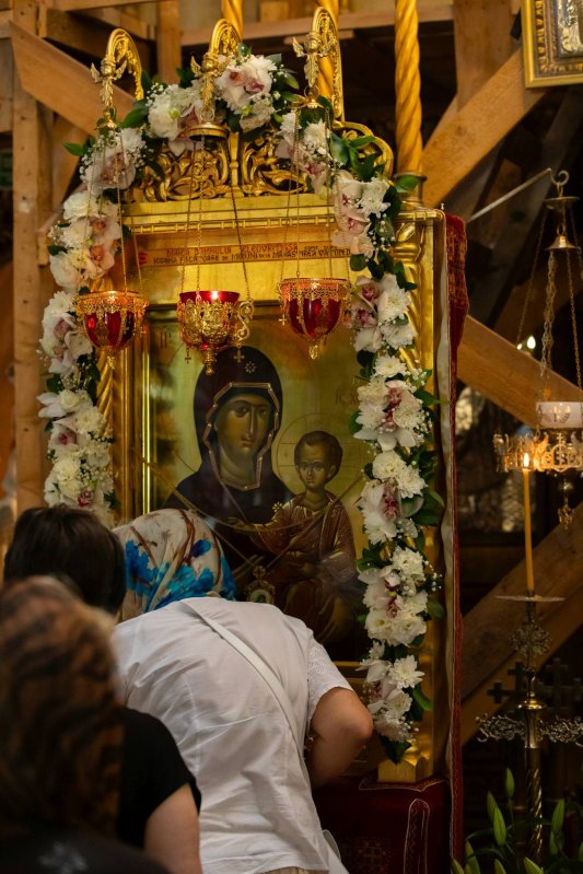 Bucuria cinstirii unui sfânt vindecător iubit de bucureșteni 263086