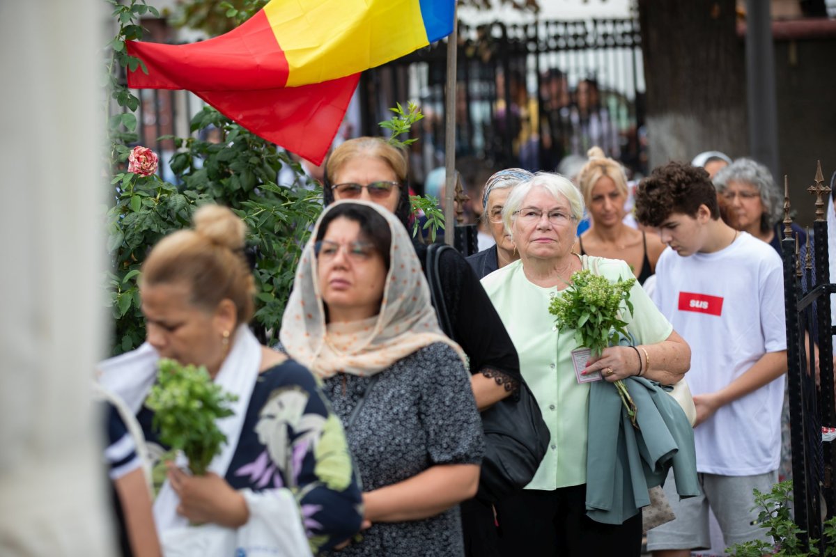 Bucuria cinstirii unui sfânt vindecător iubit de bucureșteni 263111