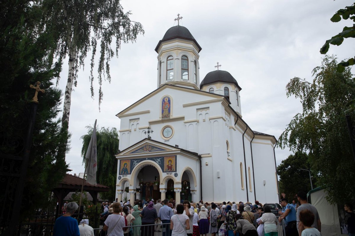 Bucuria cinstirii unui sfânt vindecător iubit de bucureșteni 263127