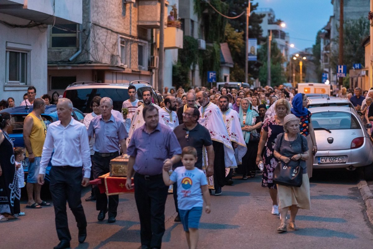 Bucuria cinstirii unui sfânt vindecător iubit de bucureșteni 263131