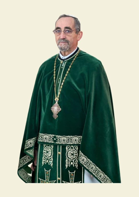 Mii de credincioși și-au luat rămas-bun de la primul protopop de Onești 263155