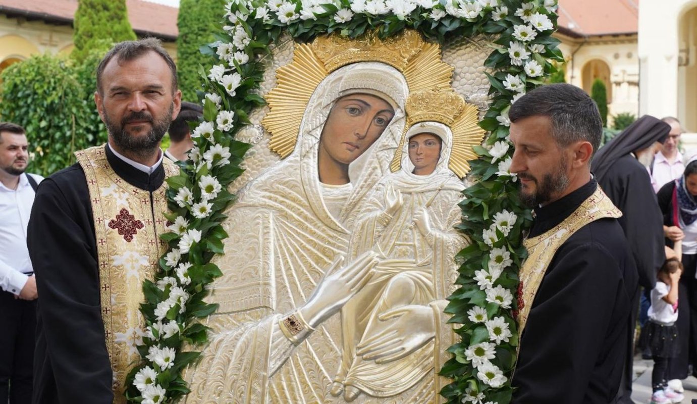 Cinstitele moaște ale Sfintei și Dreptei Ana la Catedrala Încoronării din Alba Iulia 263206