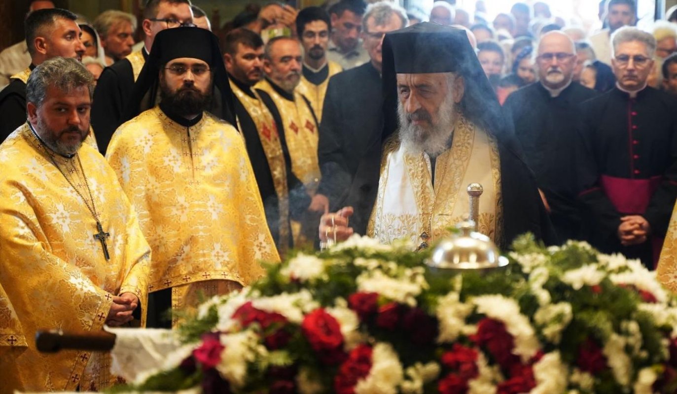 Cinstitele moaște ale Sfintei și Dreptei Ana la Catedrala Încoronării din Alba Iulia 263212