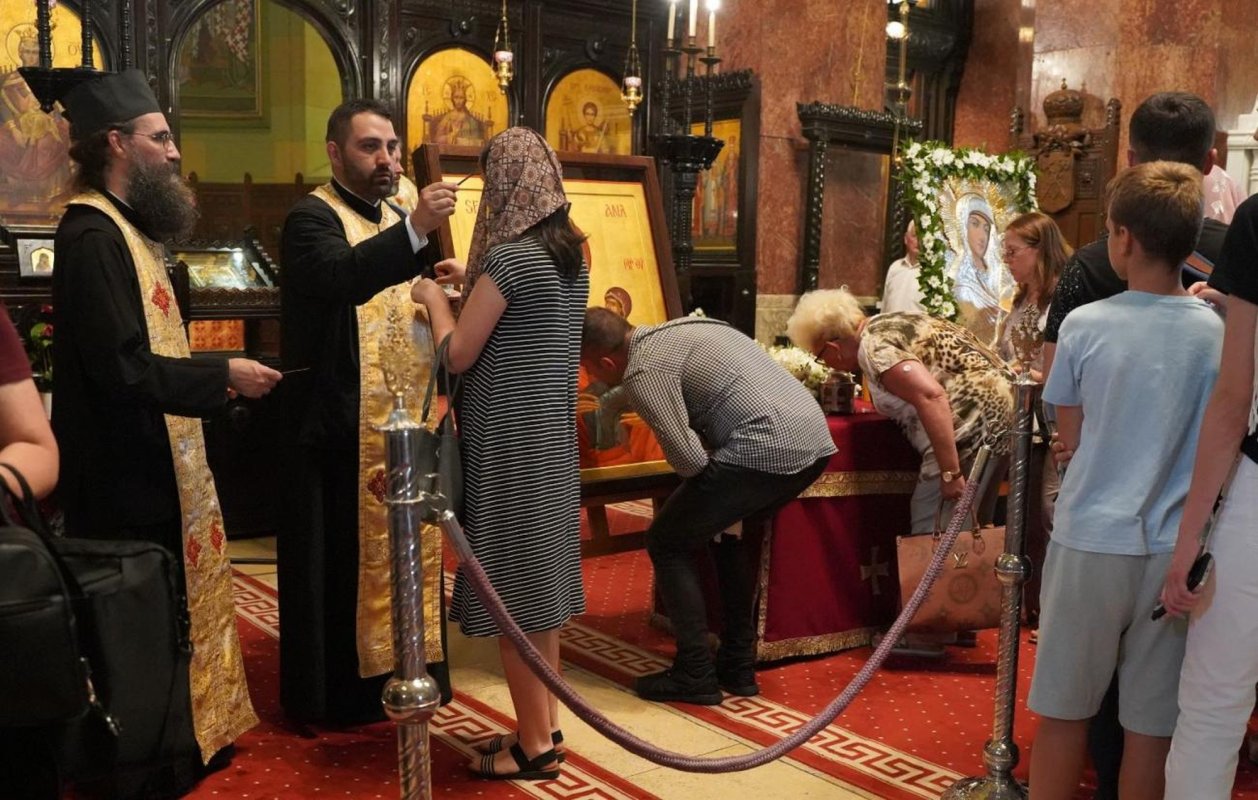 Cinstitele moaște ale Sfintei și Dreptei Ana la Catedrala Încoronării din Alba Iulia 263214