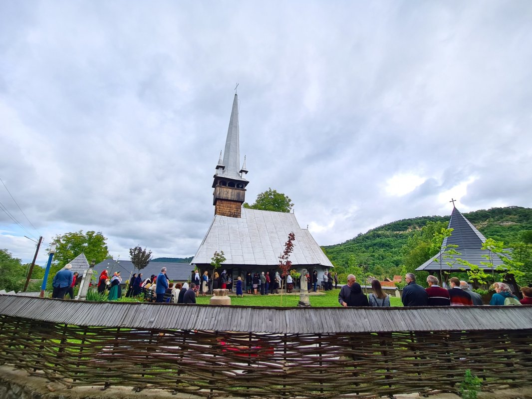 Hramul Mănăstirii „Sfântul Pantelimon” de la Dâncu și sfințirea clopotelor așezământului monahal 263201