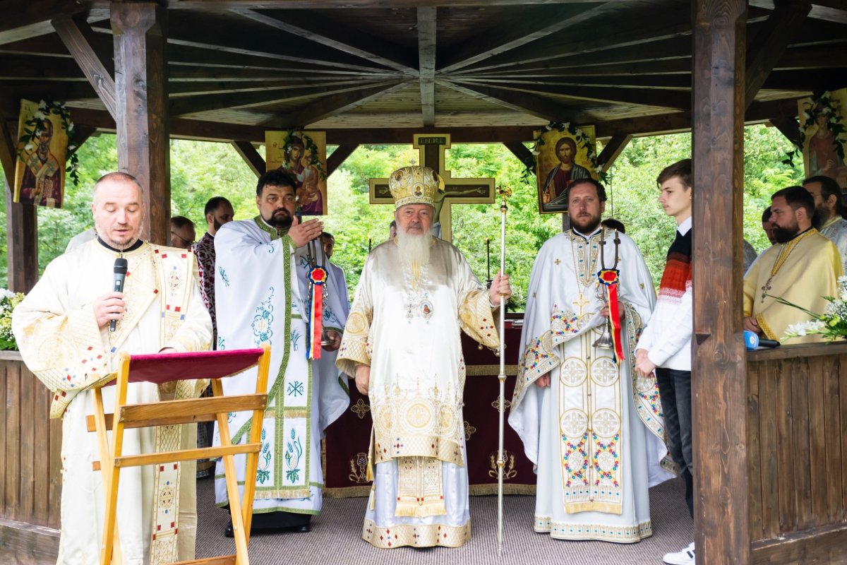 Hramul Mănăstirii „Sfântul Pantelimon” de la Dâncu și sfințirea clopotelor așezământului monahal 263202