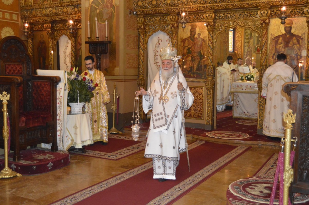 Moment aniversar în Mitropolia Olteniei 263220