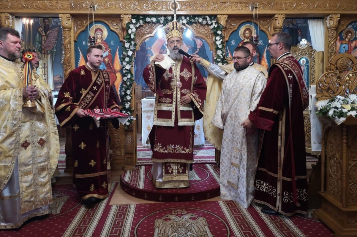 Slujire arhierească la biserica din incinta Spitalului Județean de Urgență Alba 263195