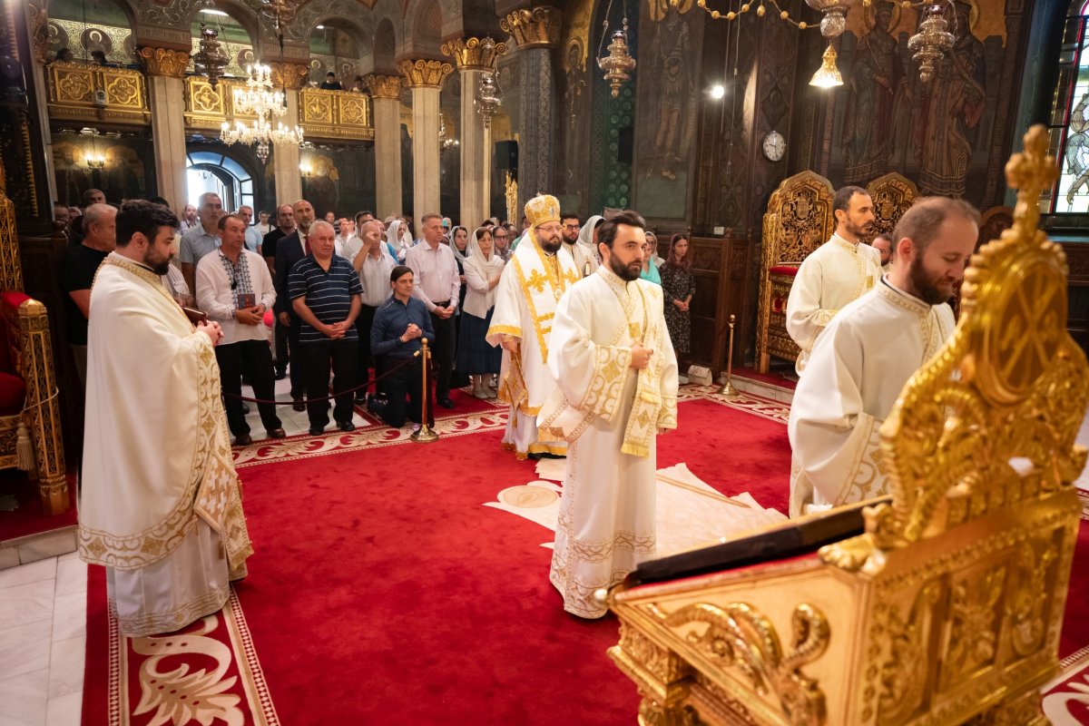 Duminica a 8-a după Rusalii la Catedrala Patriarhală din București 263238