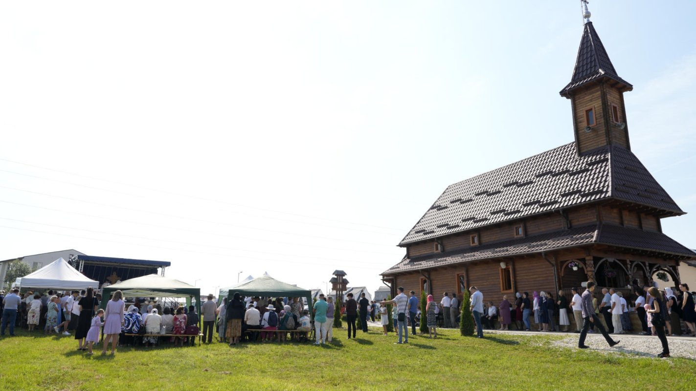 Liturghie arhierească la biserica din Cartierul Arhitecților 263428