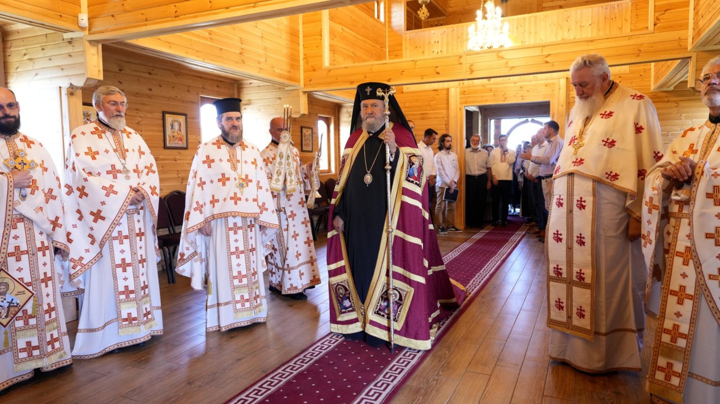 Liturghie arhierească la biserica din Cartierul Arhitecților 263431