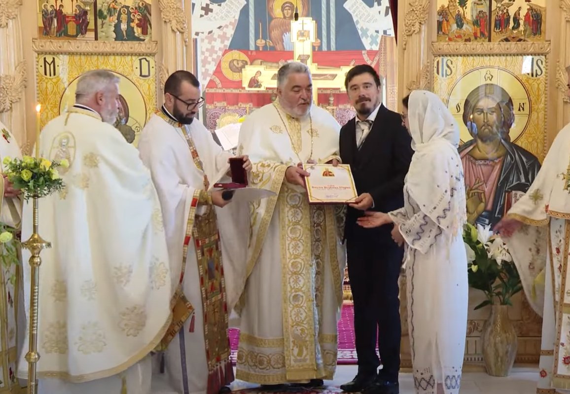 Moaștele Sfântului Atanasie cel Mare, dăruite unei parohii prahovene 263492