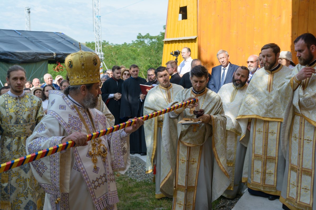 O biserică de la 1830 din Botoșani a fost resfințită 263478