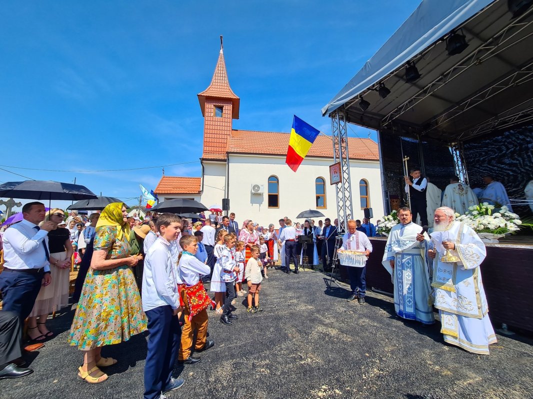 Resfințirea Bisericii „Sfântul Ierarh Nicolae” din Monariu 263442