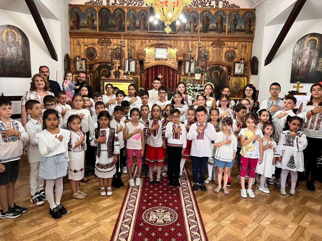 Școală de vară la o parohie prahoveană 263584