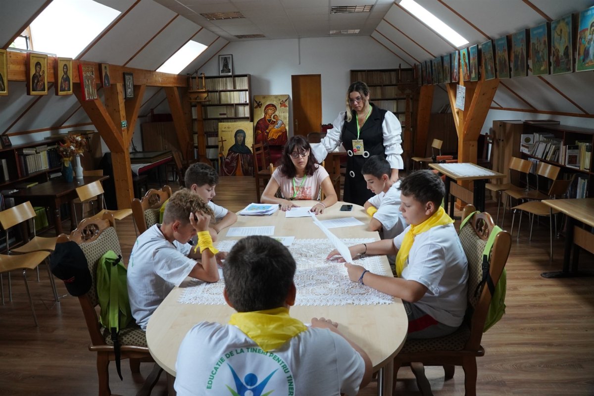 Proiect educațional pentru copii la o parohie din Galați 263698