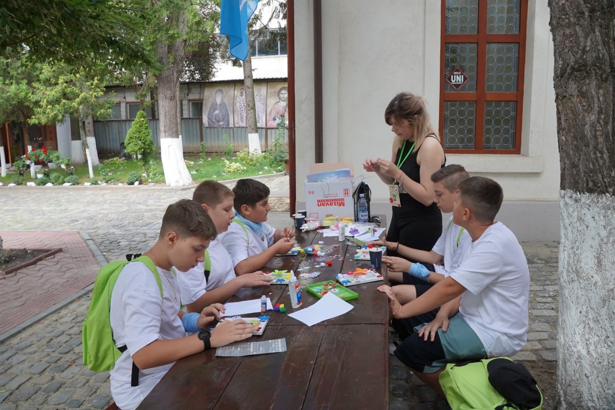 Proiect educațional pentru copii la o parohie din Galați 263699
