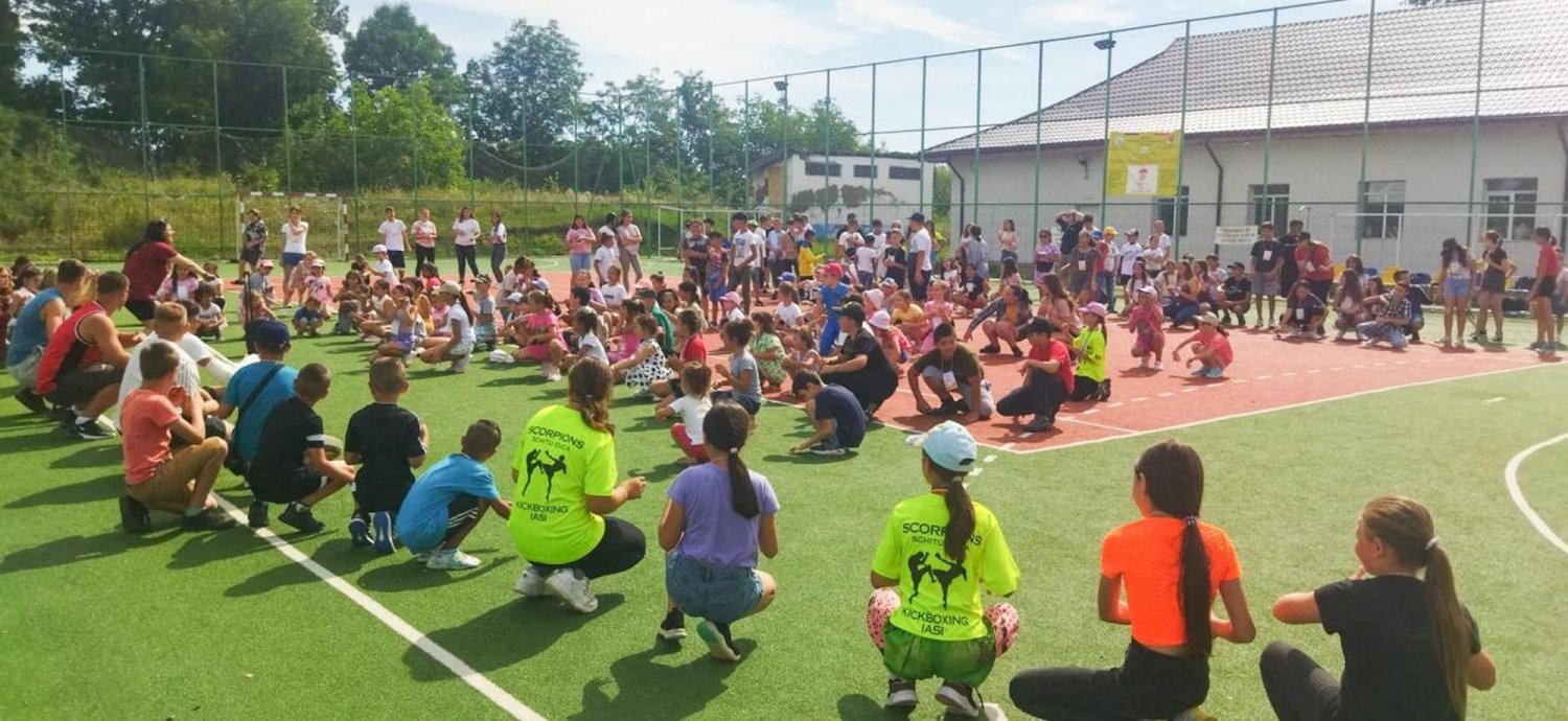 „Tabăra din pridvorul satului” la Schitu Duca 263751